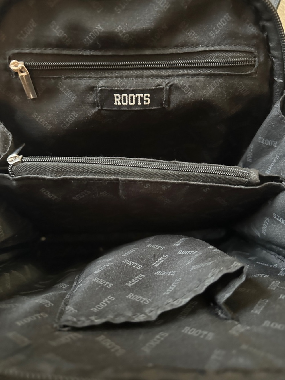 ROOTS Y2K Minimalist Black Compact Canvas Backpack - Picture 7 of 12